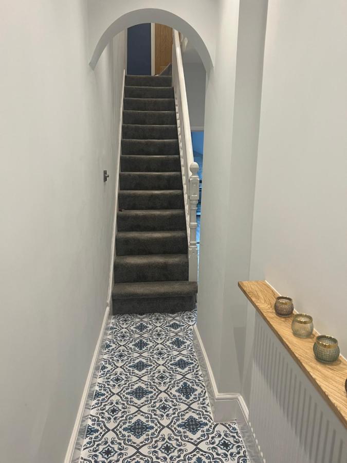 Luxury 2 Bed Apartment Great Location Stoke-on-Trent Esterno foto