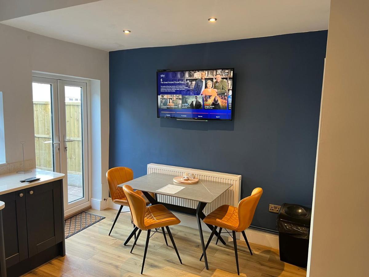 Luxury 2 Bed Apartment Great Location Stoke-on-Trent Esterno foto